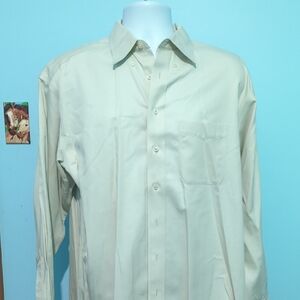 Roundtree & Yorke Men's Light Beige Dress Shirt